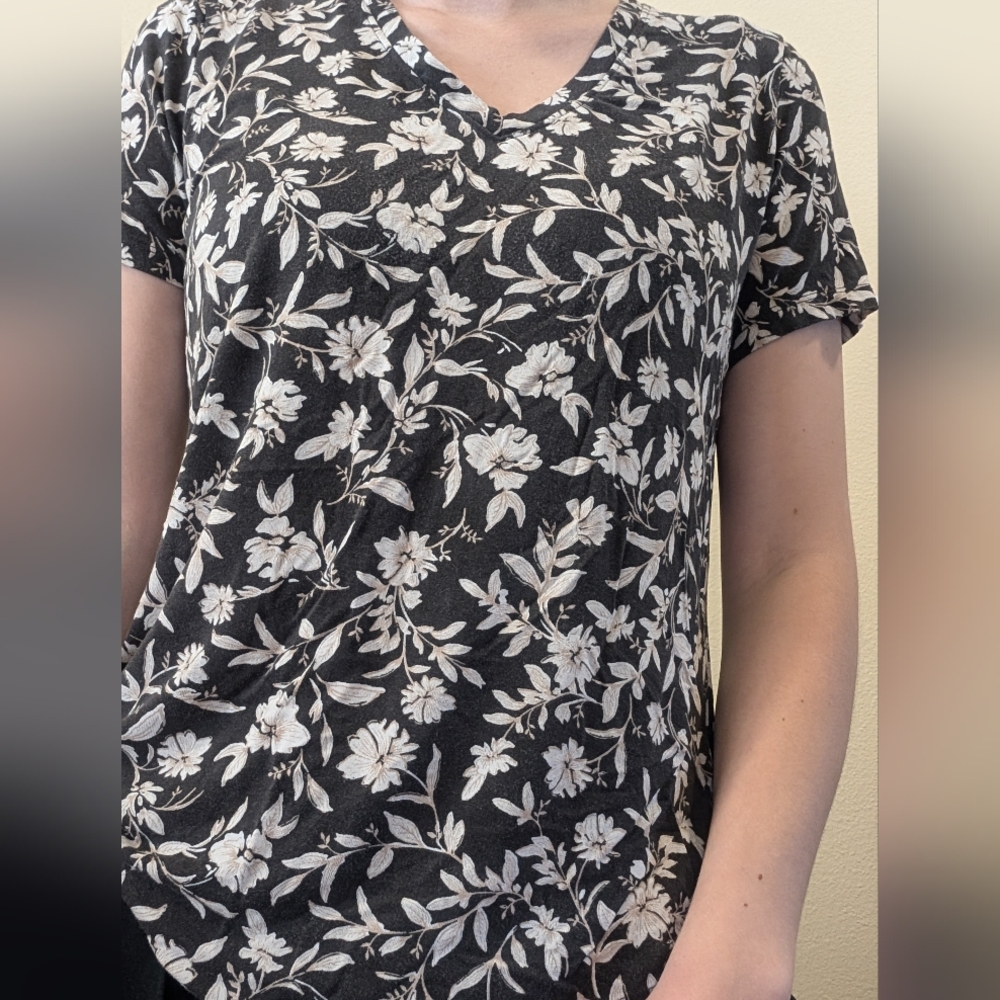 Gray & Beige Floral Patterned Luxe Tee